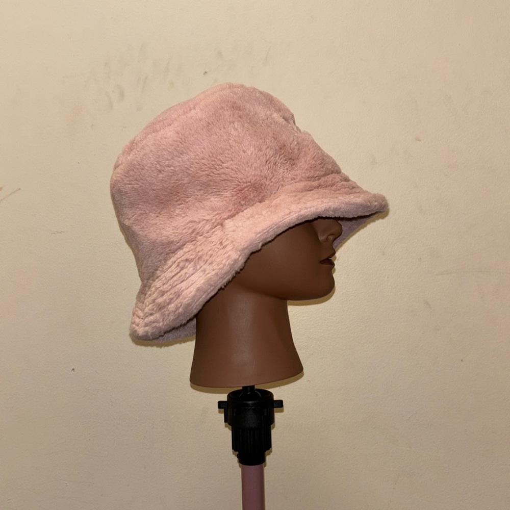 Babygirl pink fur bucket hat
